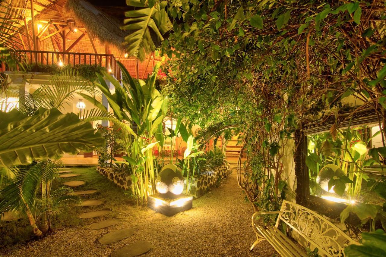 Sannyas Boutique Hotel Uluwatu  Exterior photo